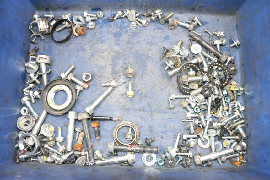 photo de ZAK SCHROEVEN EN BEVESTIGINGSMATERIAAL HONDA PCX (JF57/JF64) 125 (2014 - 2018) - Hoofdaanzicht