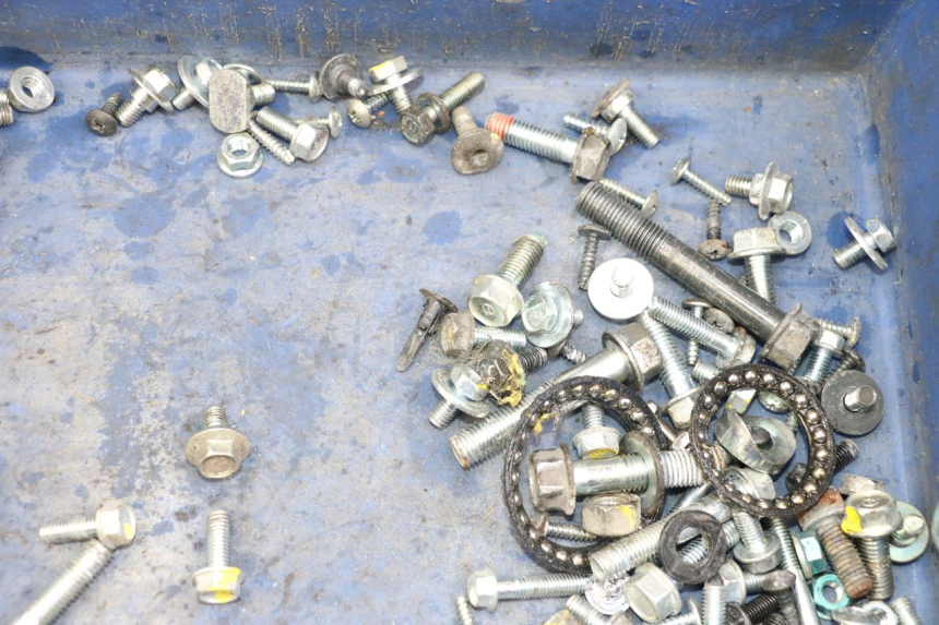 photo de ZAK SCHROEVEN EN BEVESTIGINGSMATERIAAL HONDA PCX (JF57/JF64) 125 (2014 - 2018) - Andere kijkhoek