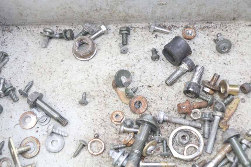 photo de ZAK SCHROEVEN EN BEVESTIGINGSMATERIAAL KEEWAY HURRICANE 50 (2006 - 2019) - Technische close-up