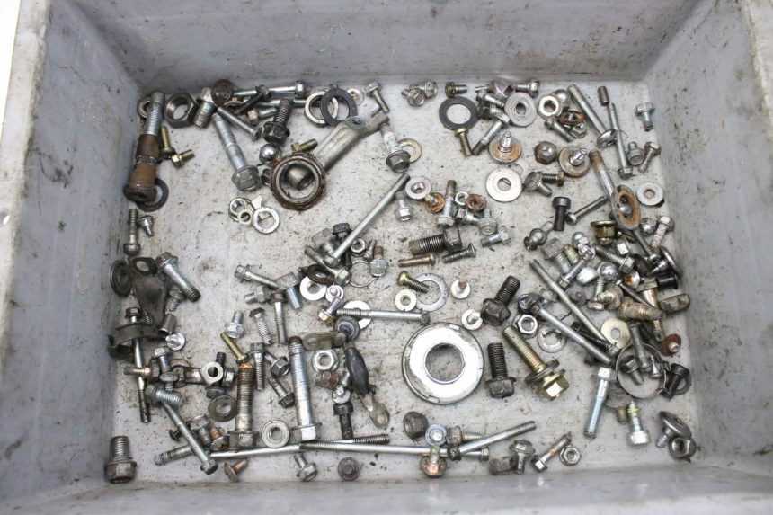 photo de ZAK SCHROEVEN EN BEVESTIGINGSMATERIAAL SYM HUSKY 125 (1999 - 2005) - Hoofdaanzicht