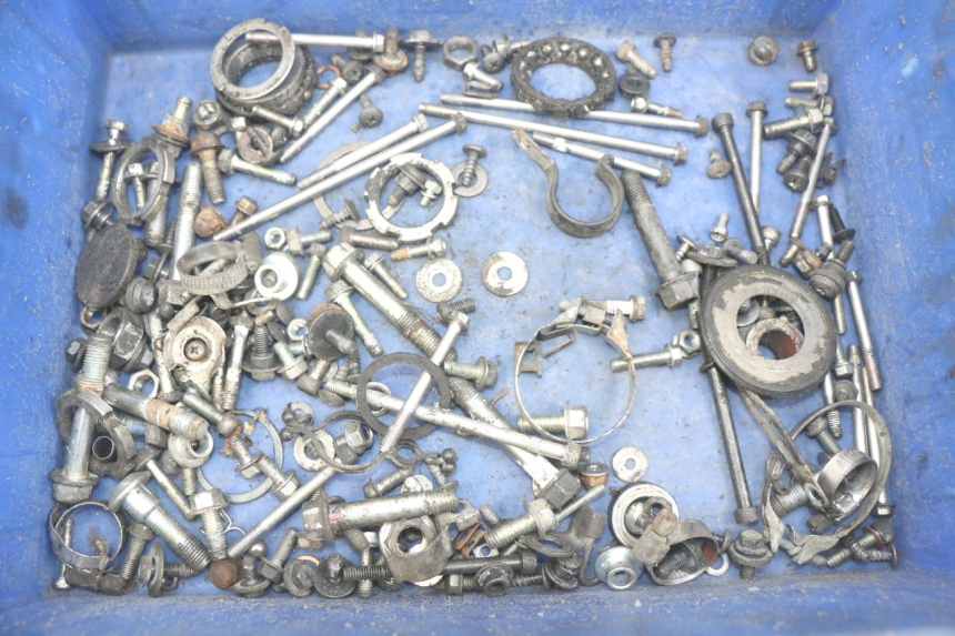 photo de ZAK SCHROEVEN EN BEVESTIGINGSMATERIAAL YAMAHA HW XENTER 125 (2011 - 2017) - Hoofdaanzicht