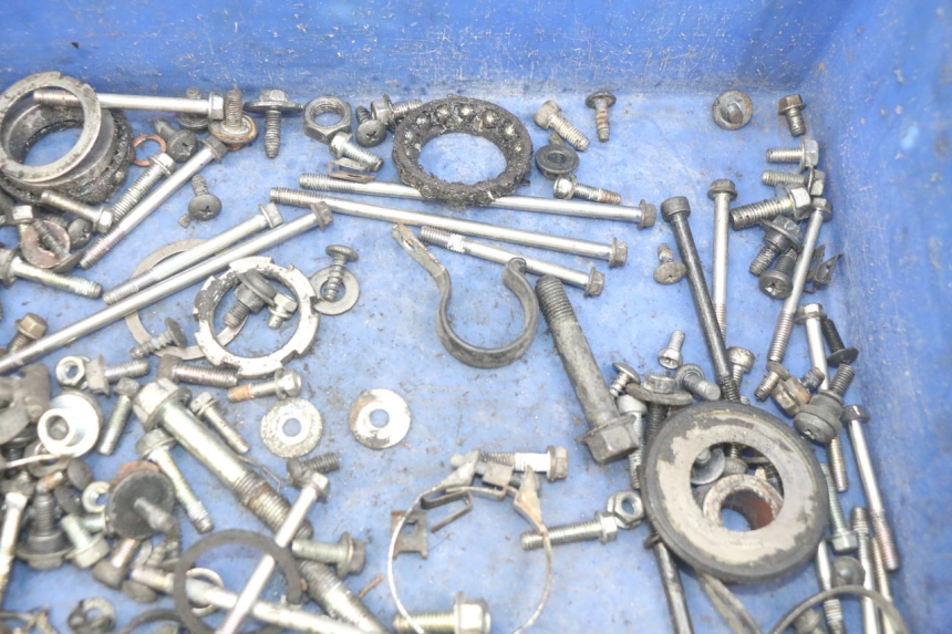 photo de ZAK SCHROEVEN EN BEVESTIGINGSMATERIAAL YAMAHA HW XENTER 125 (2011 - 2017) - Andere kijkhoek