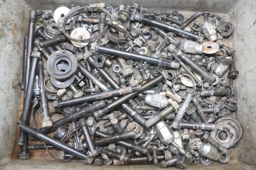 photo de ZAK SCHROEVEN EN BEVESTIGINGSMATERIAAL HYTRACK HY S 4X4 410 (2013 - 2016) - Hoofdaanzicht