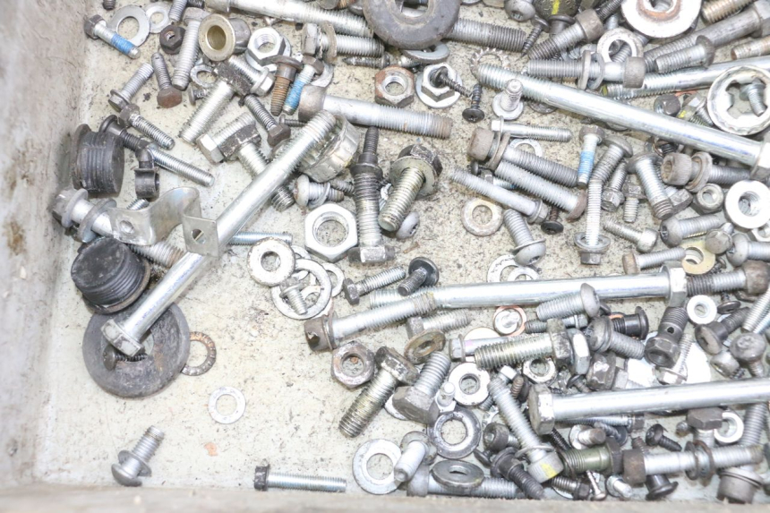 photo de ZAK SCHROEVEN EN BEVESTIGINGSMATERIAAL PIAGGIO IE MP3 YOURBAN 300 (2011 - 2016) - Zoom op gebruiksstaat