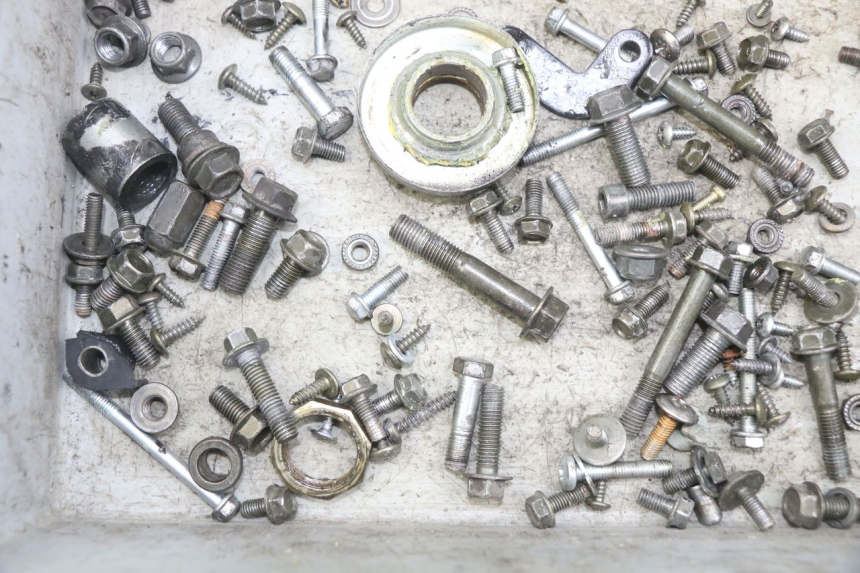 photo de ZAK SCHROEVEN EN BEVESTIGINGSMATERIAAL REVATTO IMPERATOR 125 (2007 - 2015) - Detail van het onderdeel