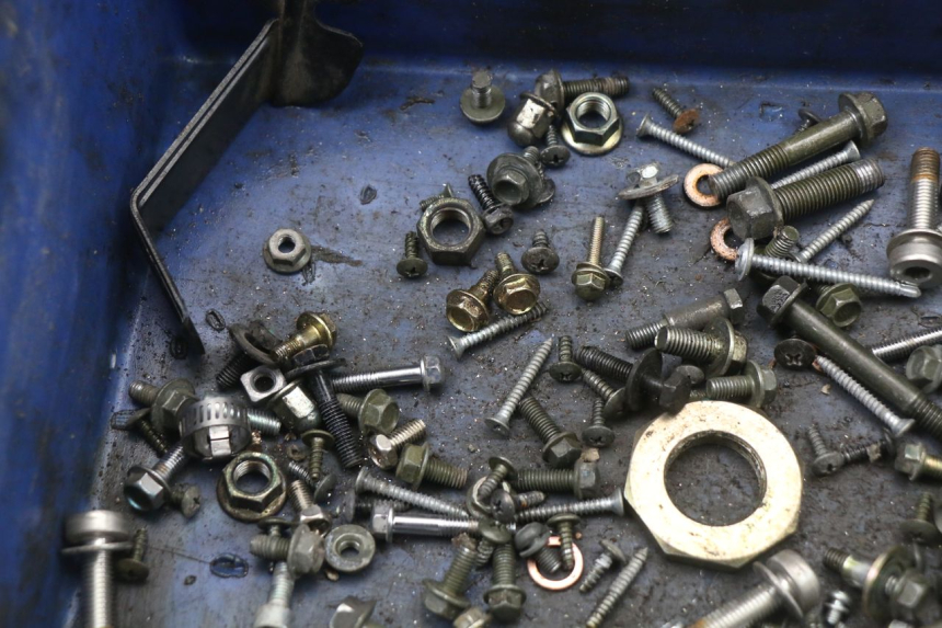 photo de ZAK SCHROEVEN EN BEVESTIGINGSMATERIAAL SYM JET 14 4T 50 (2018 - 2022) - Technische close-up