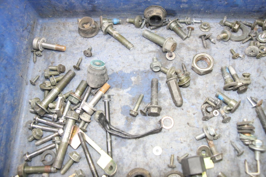 photo de ZAK SCHROEVEN EN BEVESTIGINGSMATERIAAL SYM JET 14 4T 50 (2018 - 2022) - Detail van het onderdeel