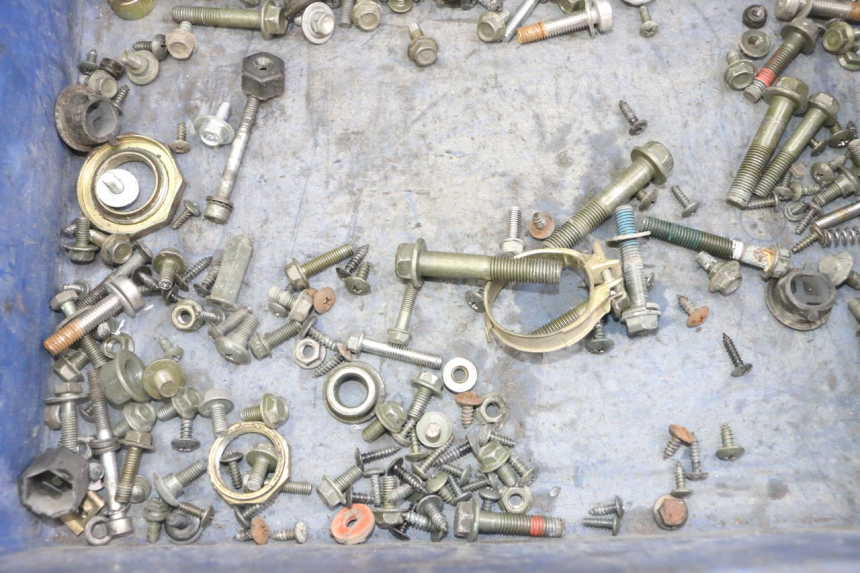 photo de ZAK SCHROEVEN EN BEVESTIGINGSMATERIAAL SYM JET 14 4T 50 (2018 - 2022) - Detail van het onderdeel