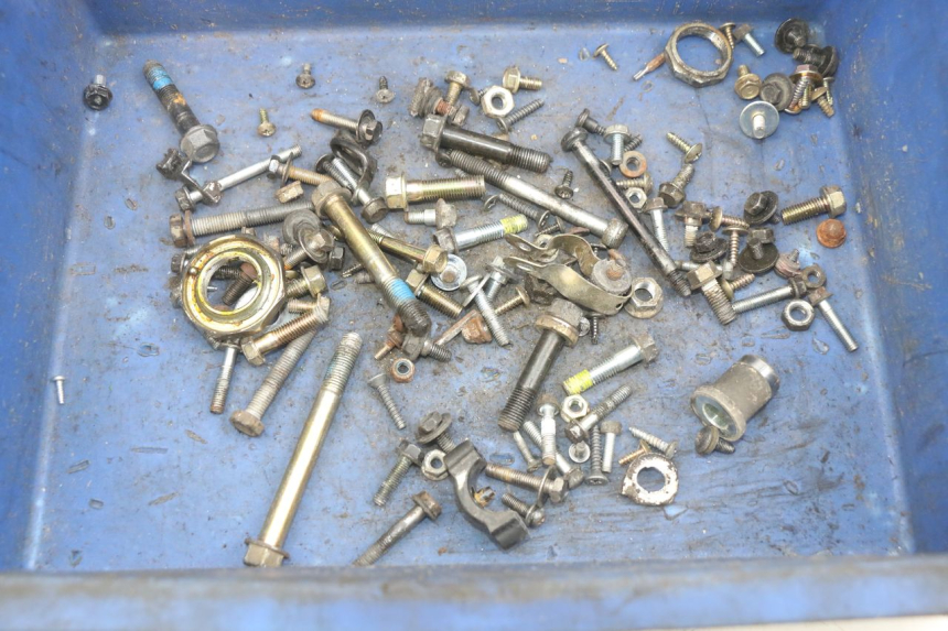 photo de ZAK SCHROEVEN EN BEVESTIGINGSMATERIAAL SYM JET SPORT XR 50 (2006 - 2015) - Detail van het onderdeel