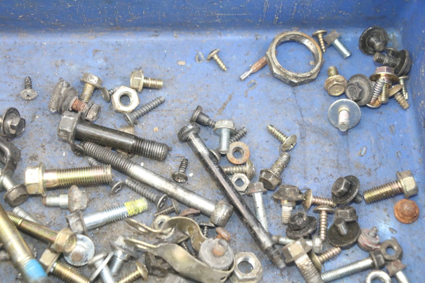 photo de ZAK SCHROEVEN EN BEVESTIGINGSMATERIAAL SYM JET SPORT XR 50 (2006 - 2015) - Andere kijkhoek