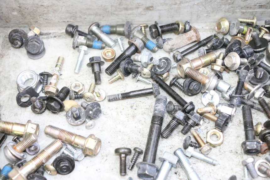 photo de ZAK SCHROEVEN EN BEVESTIGINGSMATERIAAL SYM JOYMAX 125 (2010 - 2017) - Zoom op gebruiksstaat