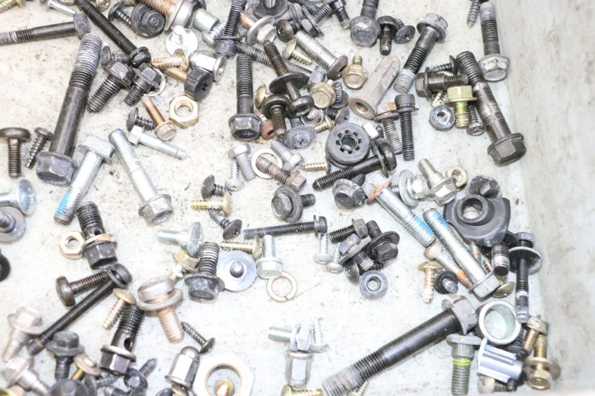 photo de ZAK SCHROEVEN EN BEVESTIGINGSMATERIAAL SYM JOYMAX 125 (2010 - 2017) - Andere kijkhoek