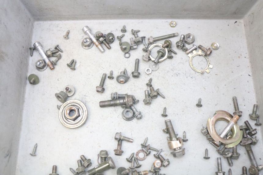 photo de ZAK SCHROEVEN EN BEVESTIGINGSMATERIAAL RIDE JUMP 2T 50 (2012 - 2017) - Detail van het onderdeel