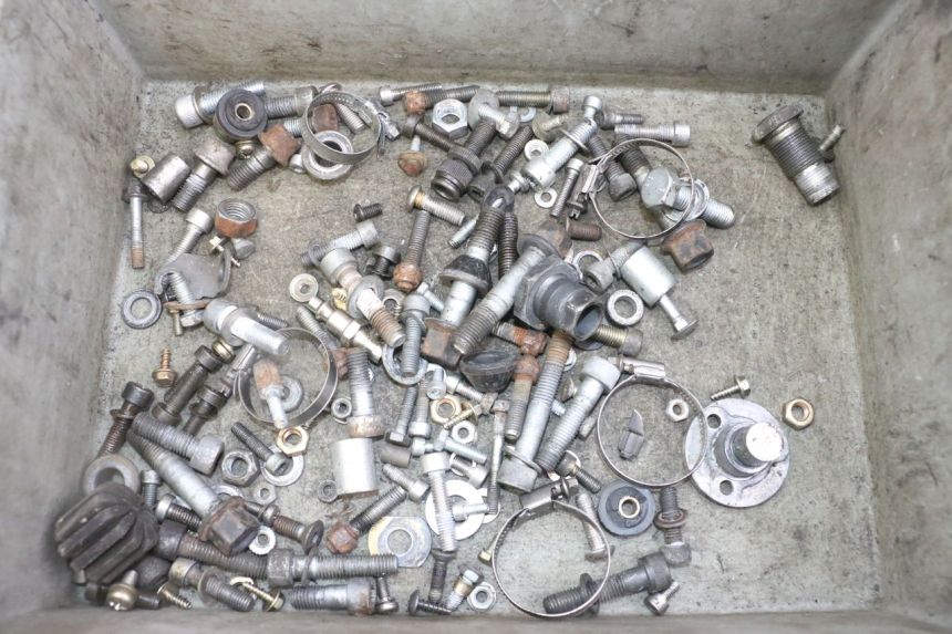 photo de ZAK SCHROEVEN EN BEVESTIGINGSMATERIAAL BMW K 75 RT 750 (1989 - 1997) - Hoofdaanzicht