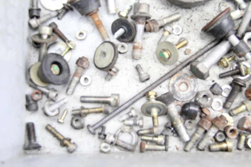 photo de ZAK SCHROEVEN EN BEVESTIGINGSMATERIAAL BMW K100 1000 (1982 - 1990) - Detail van het onderdeel