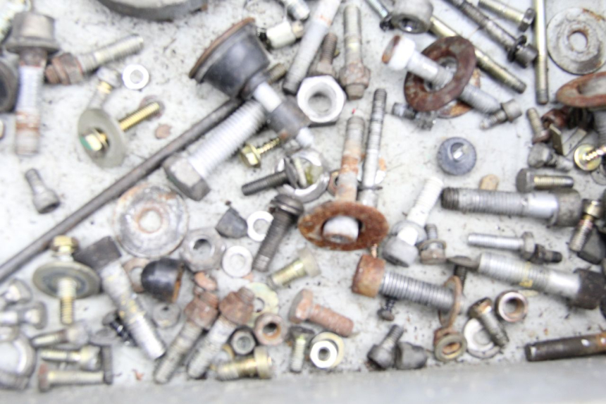 photo de ZAK SCHROEVEN EN BEVESTIGINGSMATERIAAL BMW K100 1000 (1982 - 1990) - Zoom op gebruiksstaat