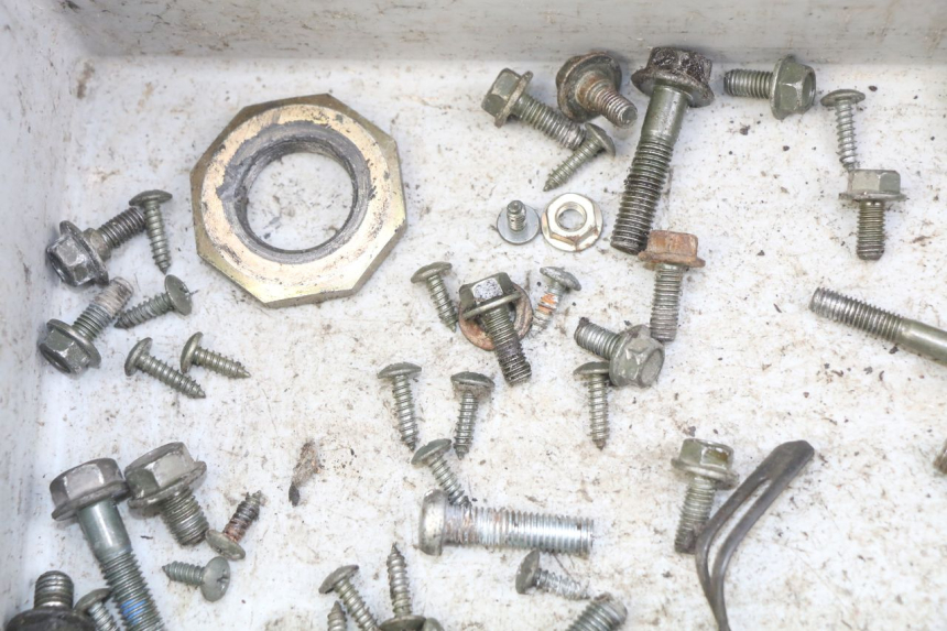 photo de ZAK SCHROEVEN EN BEVESTIGINGSMATERIAAL RIDE KALLIO 50 (2010 - 2019) - Technische close-up