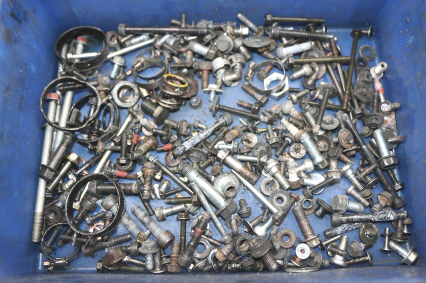 photo de ZAK SCHROEVEN EN BEVESTIGINGSMATERIAAL KAWASAKI GTR 1000 (1994 - 2004) - Hoofdaanzicht