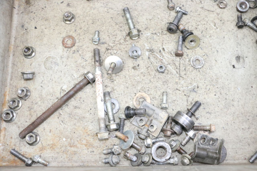 photo de ZAK SCHROEVEN EN BEVESTIGINGSMATERIAAL KAWASAKI KX 65 (2000 - 2019) - Detail van het onderdeel