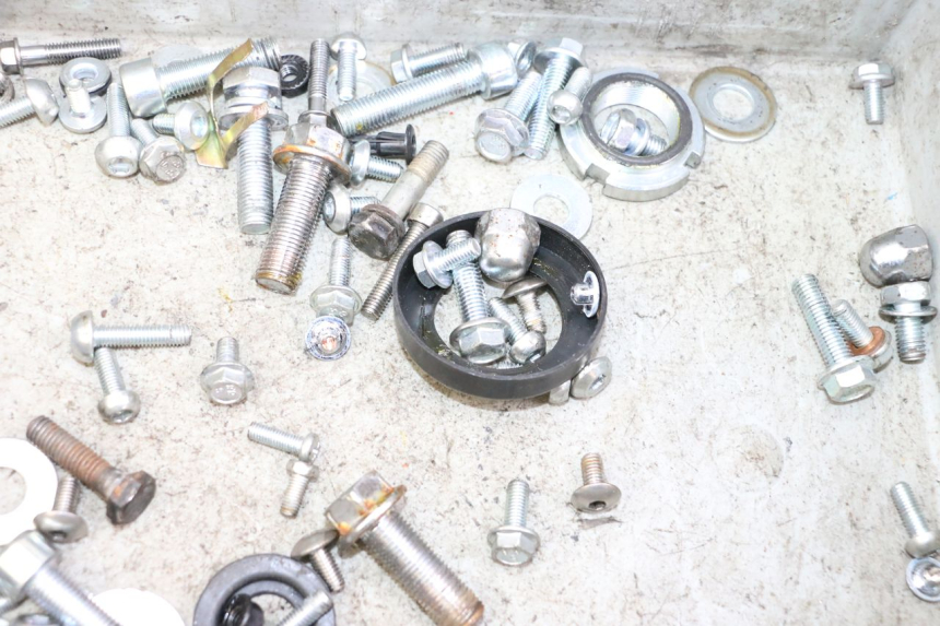 photo de ZAK SCHROEVEN EN BEVESTIGINGSMATERIAAL KIDEN KD125-G 125 (2018 - 2022) - Andere kijkhoek