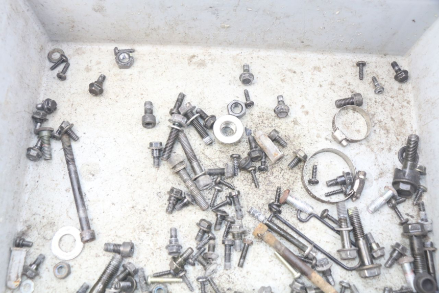 photo de ZAK SCHROEVEN EN BEVESTIGINGSMATERIAAL PEUGEOT KISBEE 2T 50 (2010 - 2017) - Zoom op gebruiksstaat