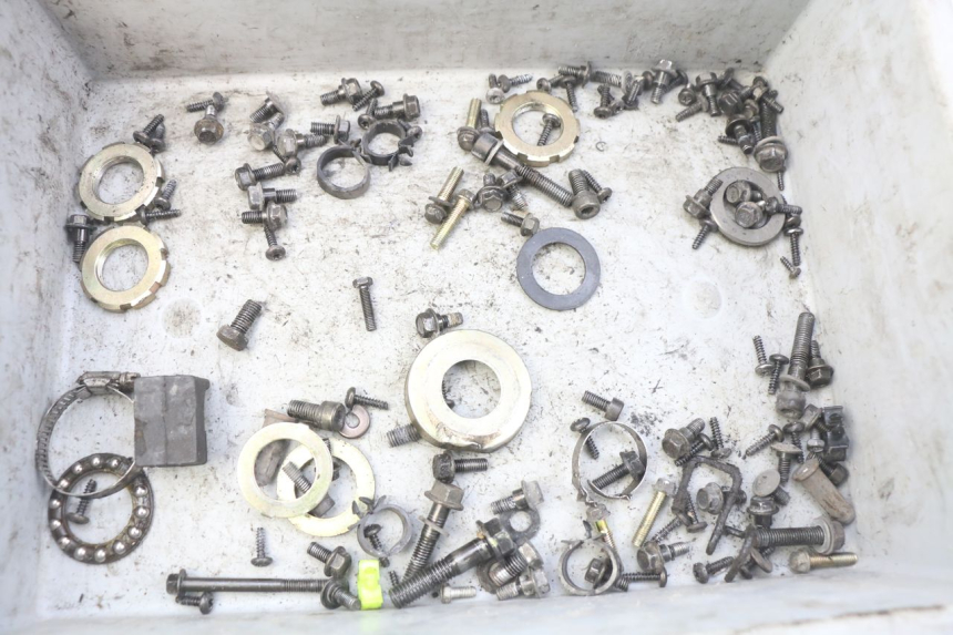 photo de ZAK SCHROEVEN EN BEVESTIGINGSMATERIAAL PEUGEOT KISBEE 2T 50 (2010 - 2017) - Detail van het onderdeel