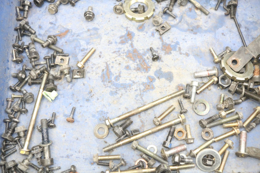 photo de ZAK SCHROEVEN EN BEVESTIGINGSMATERIAAL PEUGEOT KISBEE 2T 50 (2010 - 2017) - Detail van het onderdeel