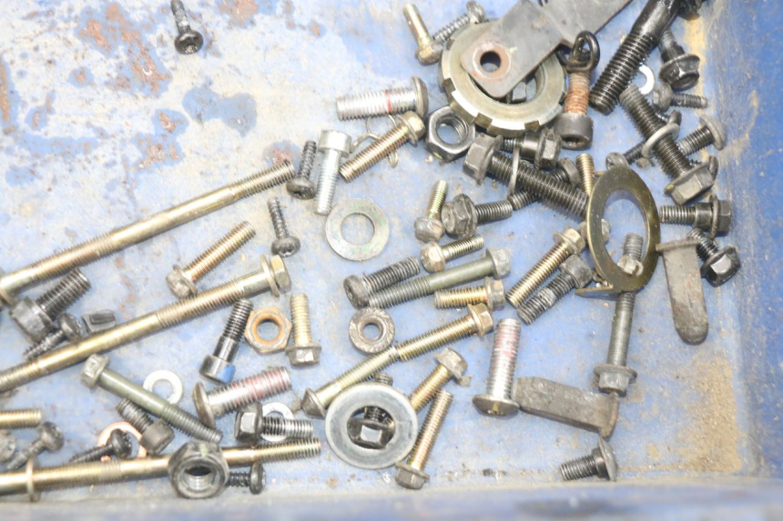 photo de ZAK SCHROEVEN EN BEVESTIGINGSMATERIAAL PEUGEOT KISBEE 2T 50 (2010 - 2017) - Zoom op gebruiksstaat