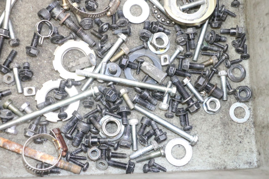 photo de ZAK SCHROEVEN EN BEVESTIGINGSMATERIAAL PEUGEOT KISBEE 2T 50 (2018 - 2022) - Andere kijkhoek