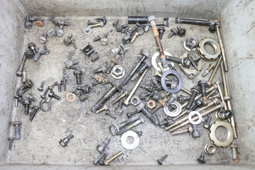 photo de ZAK SCHROEVEN EN BEVESTIGINGSMATERIAAL PEUGEOT KISBEE 2T 50 (2010 - 2017) - Hoofdaanzicht