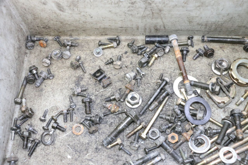 photo de ZAK SCHROEVEN EN BEVESTIGINGSMATERIAAL PEUGEOT KISBEE 2T 50 (2010 - 2017) - Detail van het onderdeel