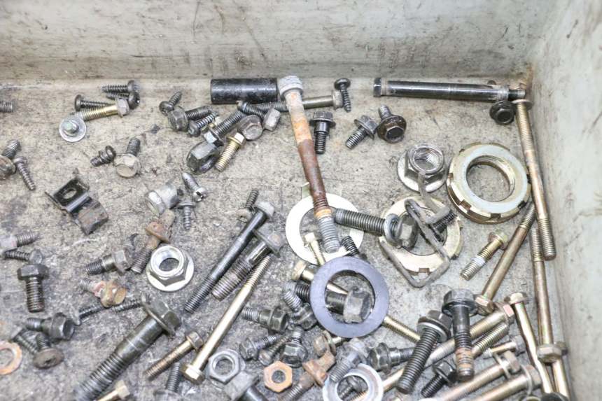 photo de ZAK SCHROEVEN EN BEVESTIGINGSMATERIAAL PEUGEOT KISBEE 2T 50 (2010 - 2017) - Andere kijkhoek