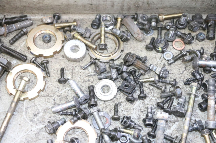 photo de ZAK SCHROEVEN EN BEVESTIGINGSMATERIAAL PEUGEOT KISBEE 2T 50 (2010 - 2017) - Detail van het onderdeel