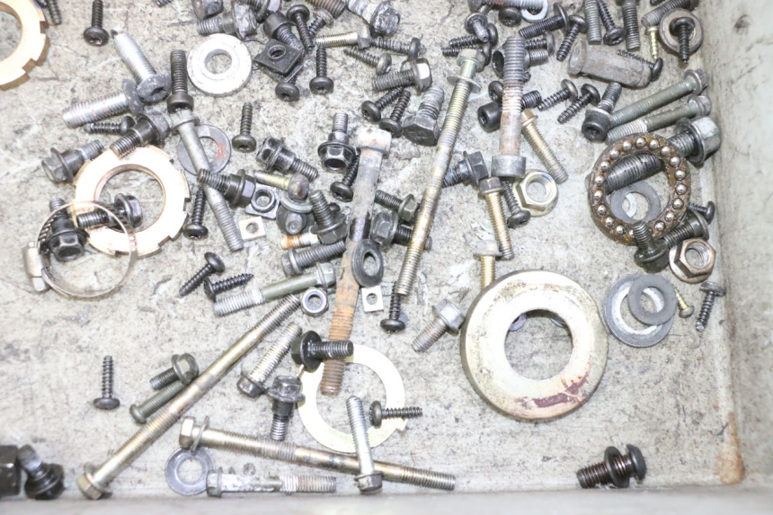 photo de ZAK SCHROEVEN EN BEVESTIGINGSMATERIAAL PEUGEOT KISBEE 2T 50 (2010 - 2017) - Andere kijkhoek