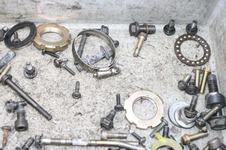 photo de ZAK SCHROEVEN EN BEVESTIGINGSMATERIAAL PEUGEOT KISBEE 2T 50 (2010 - 2017) - Overzicht