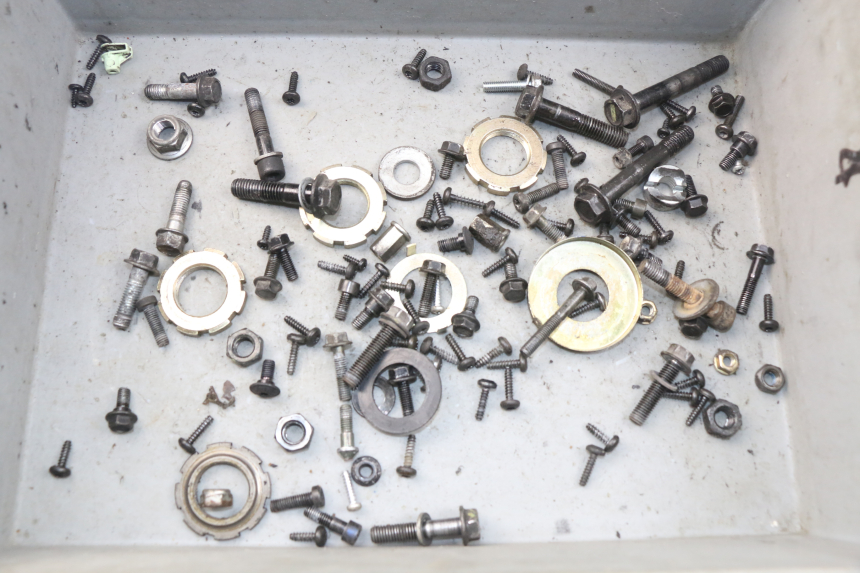 photo de ZAK SCHROEVEN EN BEVESTIGINGSMATERIAAL PEUGEOT KISBEE 4T 50 (2018 - 2022) - Hoofdaanzicht