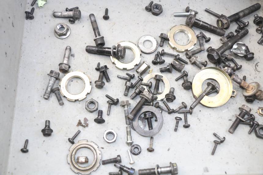 photo de ZAK SCHROEVEN EN BEVESTIGINGSMATERIAAL PEUGEOT KISBEE 4T 50 (2018 - 2022) - Andere kijkhoek