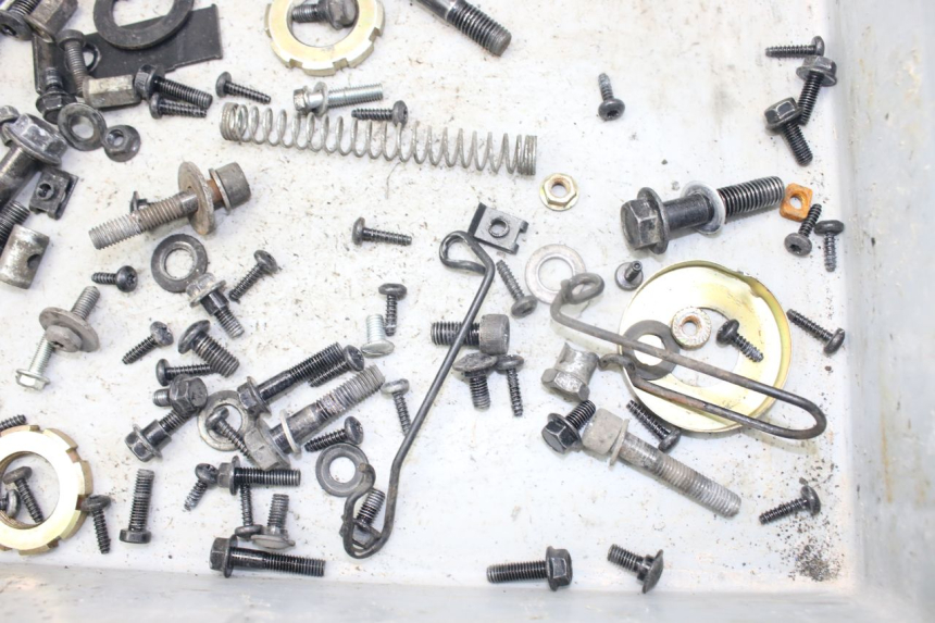 photo de ZAK SCHROEVEN EN BEVESTIGINGSMATERIAAL PEUGEOT KISBEE 4T 50 (2018 - 2022) - Zoom op gebruiksstaat