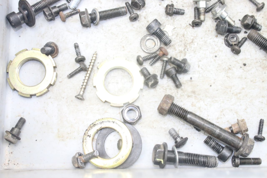 photo de ZAK SCHROEVEN EN BEVESTIGINGSMATERIAAL PEUGEOT KISBEE 4T 50 (2010 - 2017) - Detail van het onderdeel