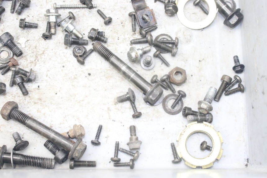 photo de ZAK SCHROEVEN EN BEVESTIGINGSMATERIAAL PEUGEOT KISBEE 4T 50 (2010 - 2017) - Zoom op gebruiksstaat