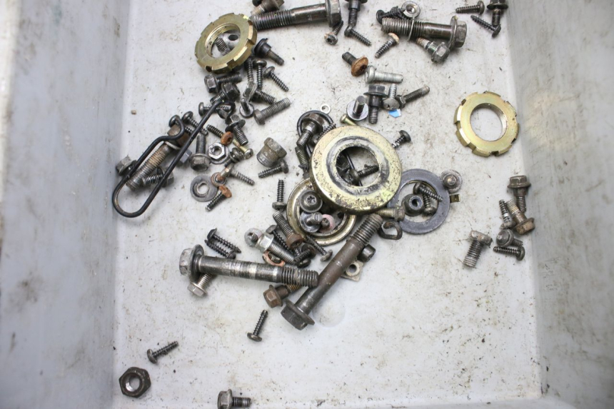 photo de ZAK SCHROEVEN EN BEVESTIGINGSMATERIAAL PEUGEOT KISBEE 4T 50 (2010 - 2017) - Zoom op gebruiksstaat