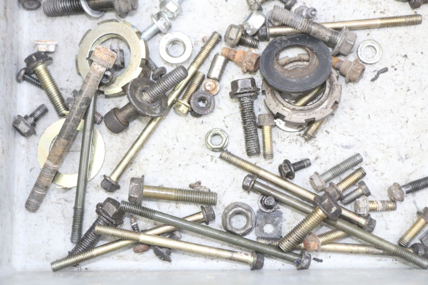 photo de ZAK SCHROEVEN EN BEVESTIGINGSMATERIAAL PEUGEOT KISBEE 4T 50 (2010 - 2017) - Detail van het onderdeel