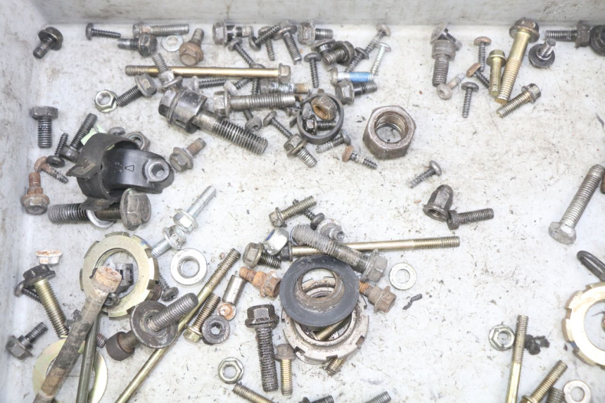 photo de ZAK SCHROEVEN EN BEVESTIGINGSMATERIAAL PEUGEOT KISBEE 4T 50 (2010 - 2017) - Technische close-up