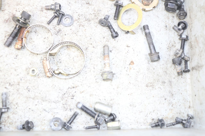 photo de ZAK SCHROEVEN EN BEVESTIGINGSMATERIAAL PEUGEOT KISBEE 4T 50 (2018 - 2022) - Zoom op gebruiksstaat