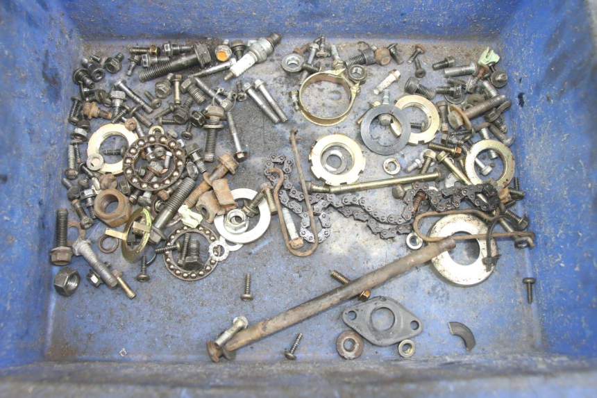 photo de ZAK SCHROEVEN EN BEVESTIGINGSMATERIAAL PEUGEOT KISBEE 4T 50 (2010 - 2017) - Hoofdaanzicht