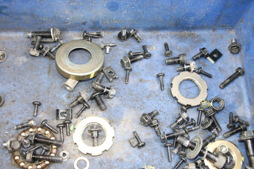 photo de ZAK SCHROEVEN EN BEVESTIGINGSMATERIAAL PEUGEOT KISBEE 4T 50 (2018 - 2022) - Andere kijkhoek