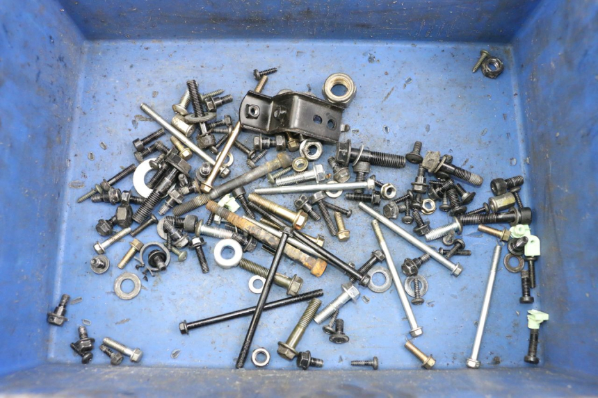 photo de ZAK SCHROEVEN EN BEVESTIGINGSMATERIAAL PEUGEOT KISBEE 4T 50 (2018 - 2022) - Hoofdaanzicht