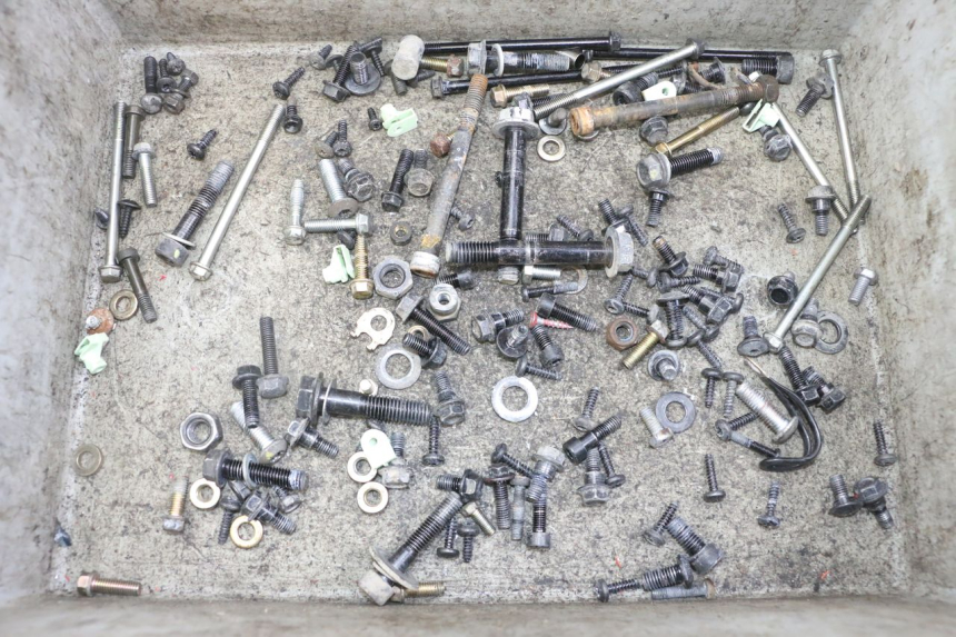 photo de ZAK SCHROEVEN EN BEVESTIGINGSMATERIAAL PEUGEOT KISBEE 4T 50 (2018 - 2022) - Hoofdaanzicht