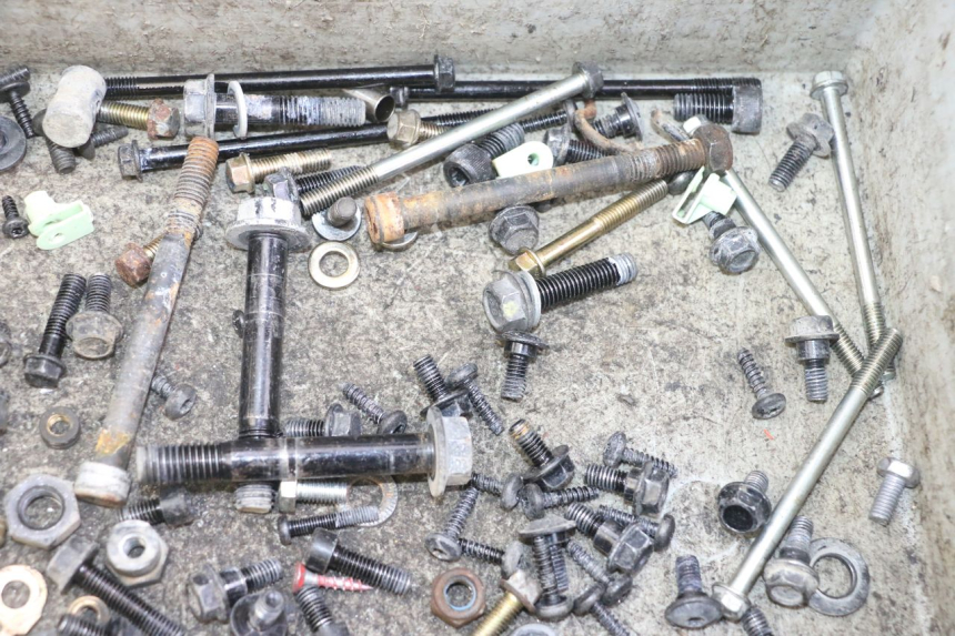 photo de ZAK SCHROEVEN EN BEVESTIGINGSMATERIAAL PEUGEOT KISBEE 4T 50 (2018 - 2022) - Zoom op gebruiksstaat