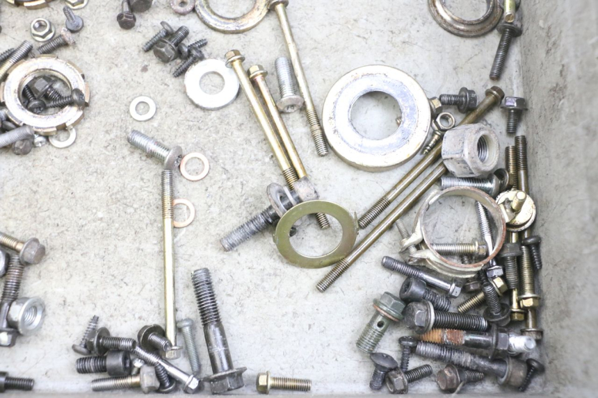 photo de ZAK SCHROEVEN EN BEVESTIGINGSMATERIAAL PEUGEOT KISBEE 4T 50 (2010 - 2017) - Andere kijkhoek